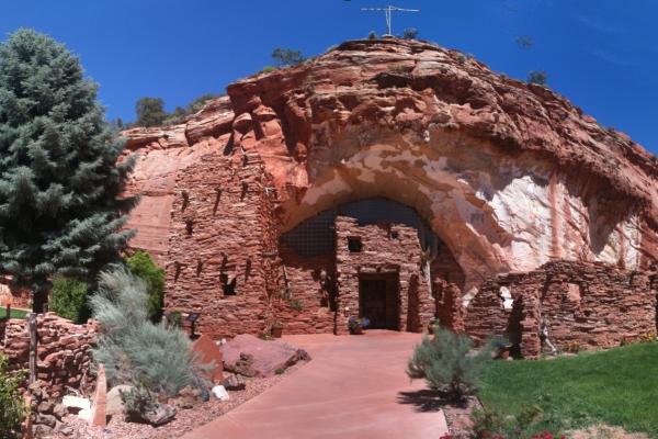 Moqui Cave