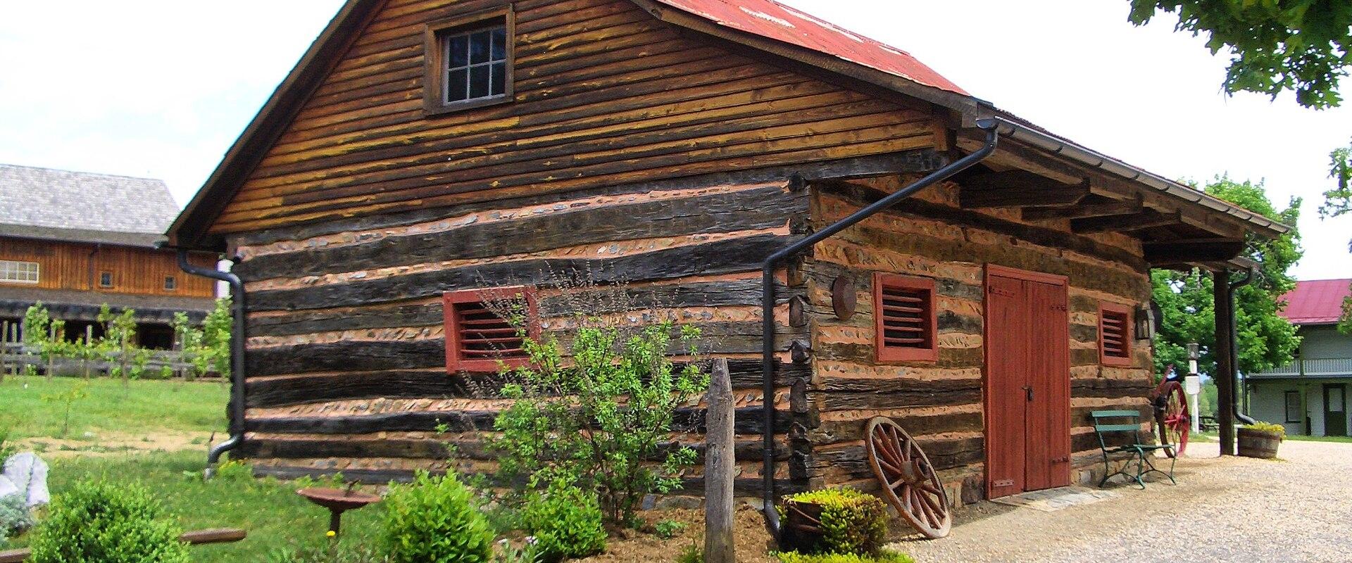 Historic cabin at Goulding's Trading Post