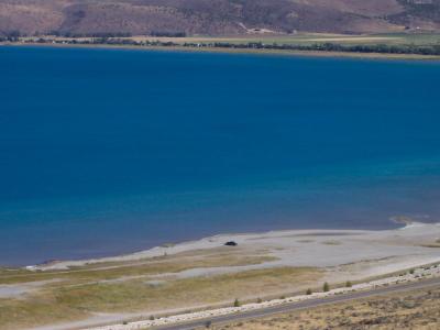 Turquoise water of Bear Lake at Rendezvous Beach